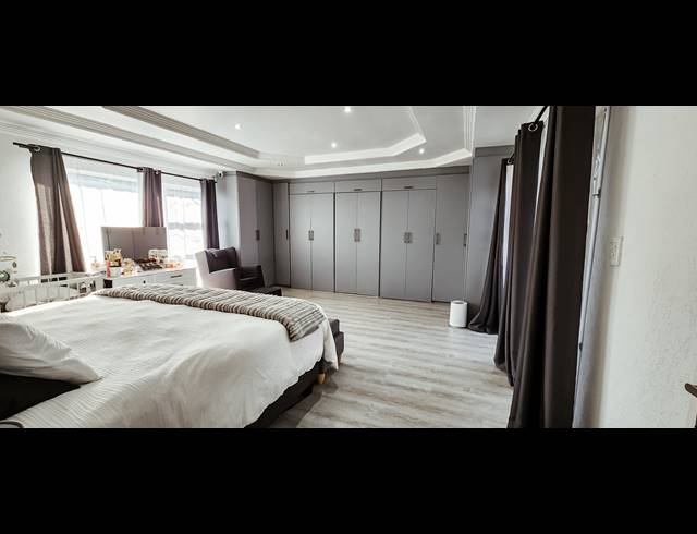 4 BEDROOM HOUSE FOR SALE IN VANDERBIJLPARK SW 1